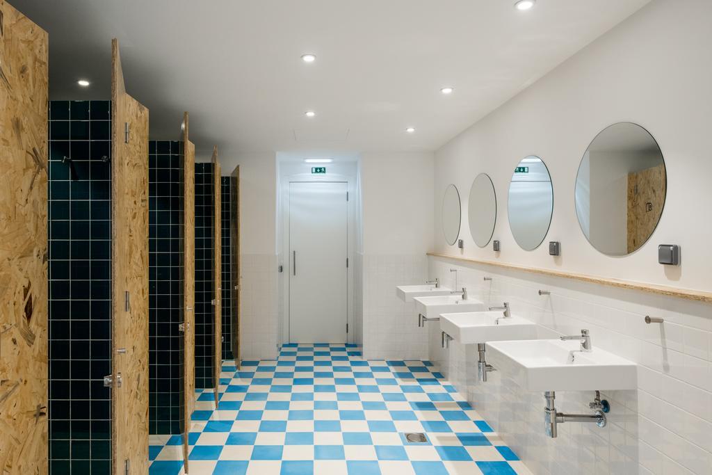Hostel Conii & Suites Algarve Quarteira Exterior photo