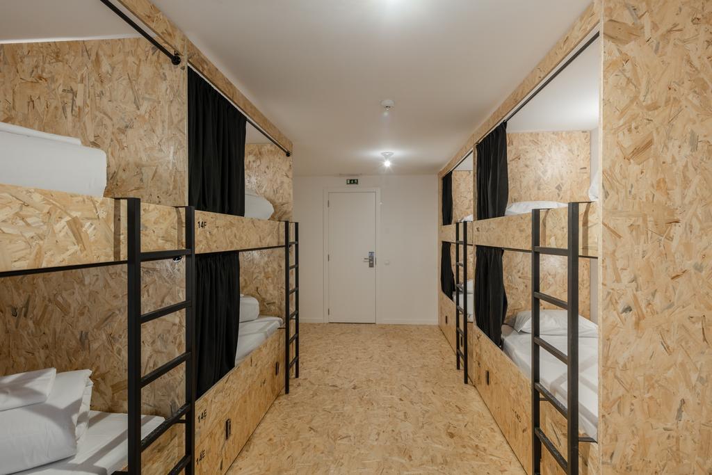 Hostel Conii & Suites Algarve Quarteira Exterior photo