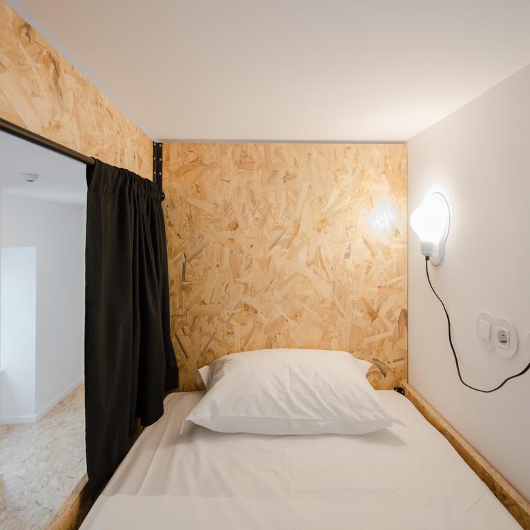 Hostel Conii & Suites Algarve Quarteira Exterior photo