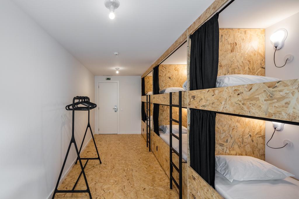Hostel Conii & Suites Algarve Quarteira Exterior photo