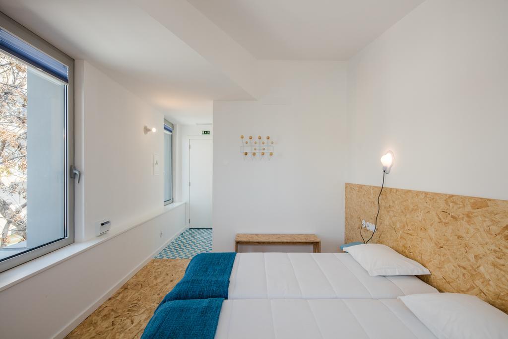 Hostel Conii & Suites Algarve Quarteira Exterior photo